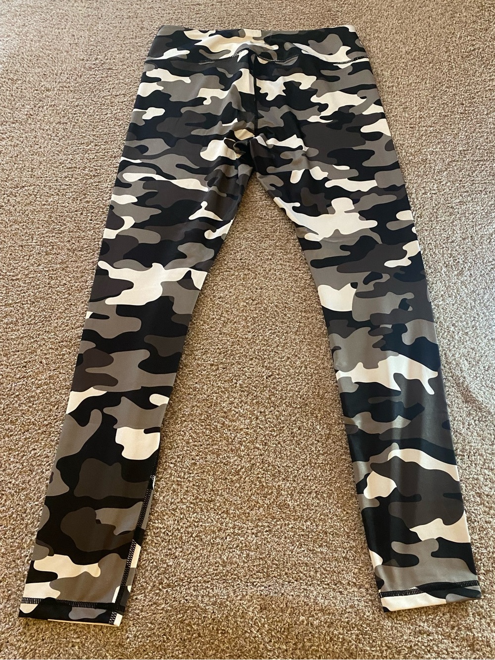 Nicole Miller Women’s Camo Print Leggings in Black, Gray & White